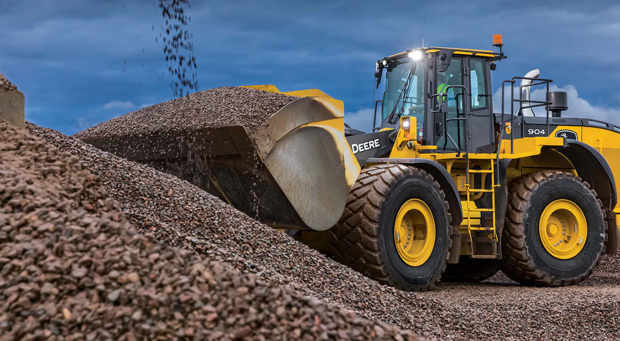 John Deere Unveils 904 P-Tier Wheel Loader